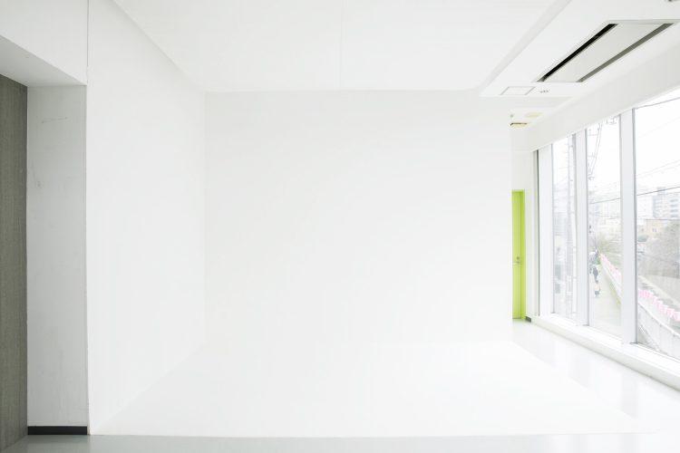 直角白壁床のホリゾント