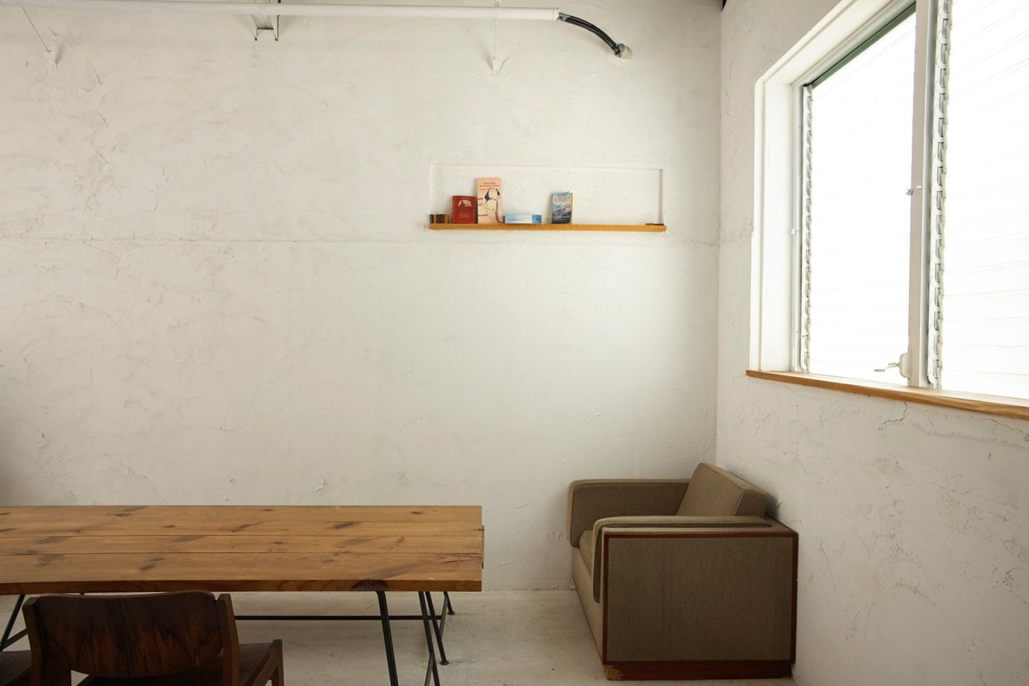 ニュアンスのある白壁