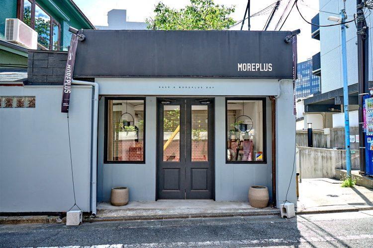 カフェスペース外観