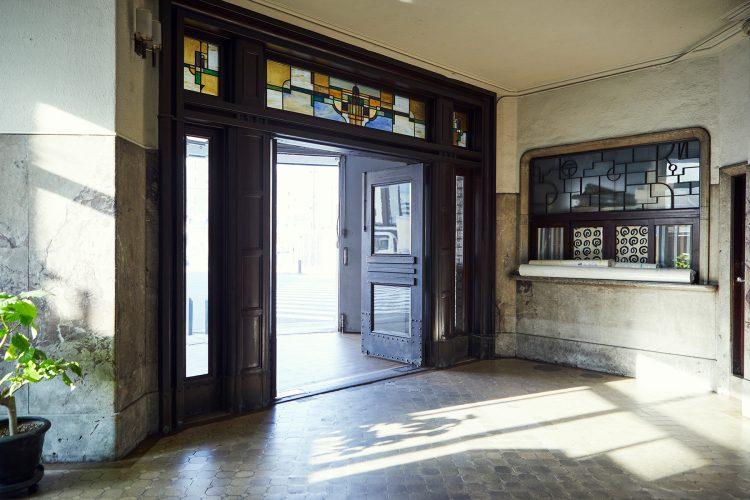 要相談:エントランス