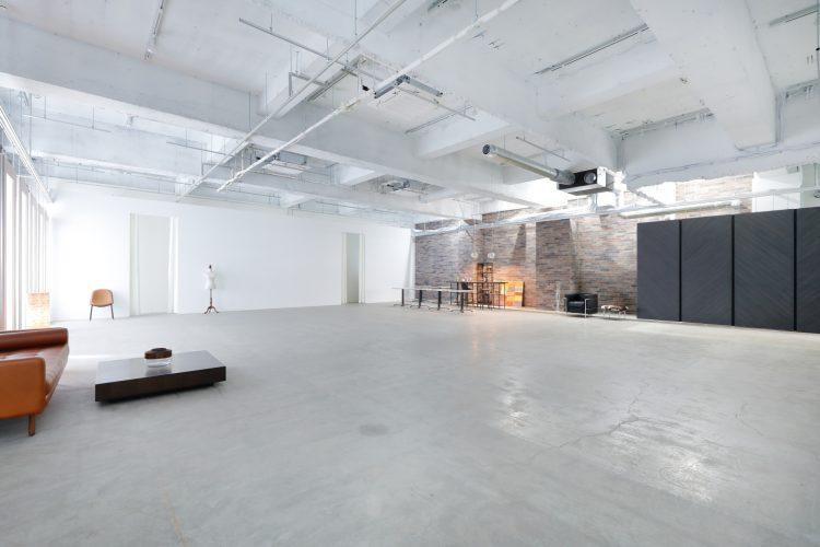 引きも充分な空間で多様な演出を