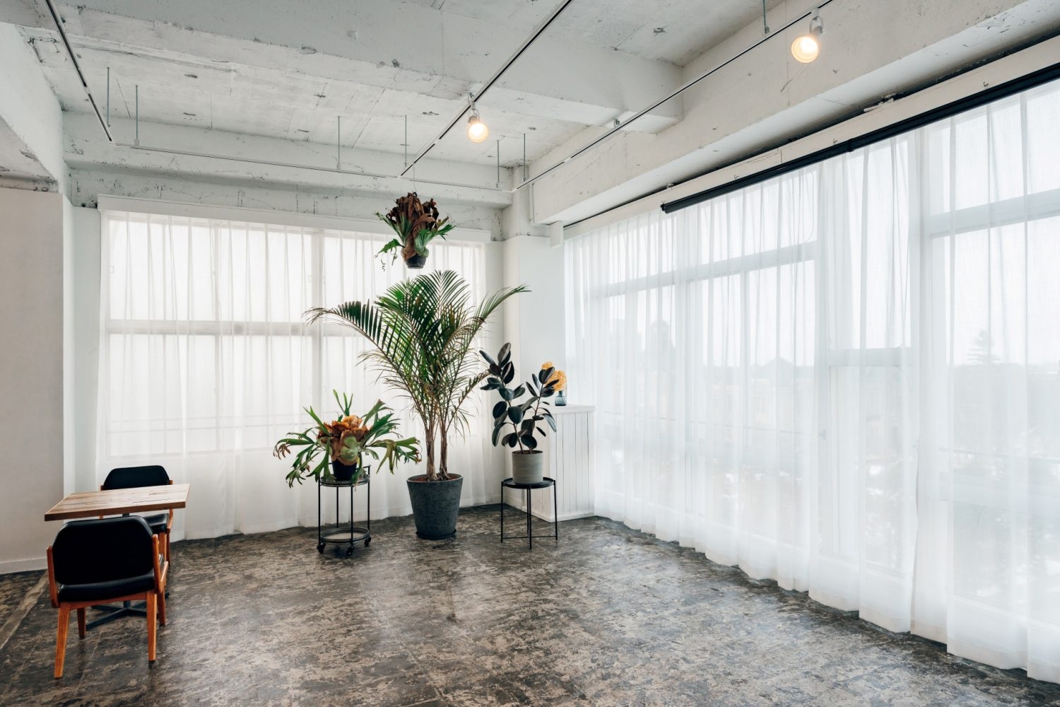 西側・北側の窓