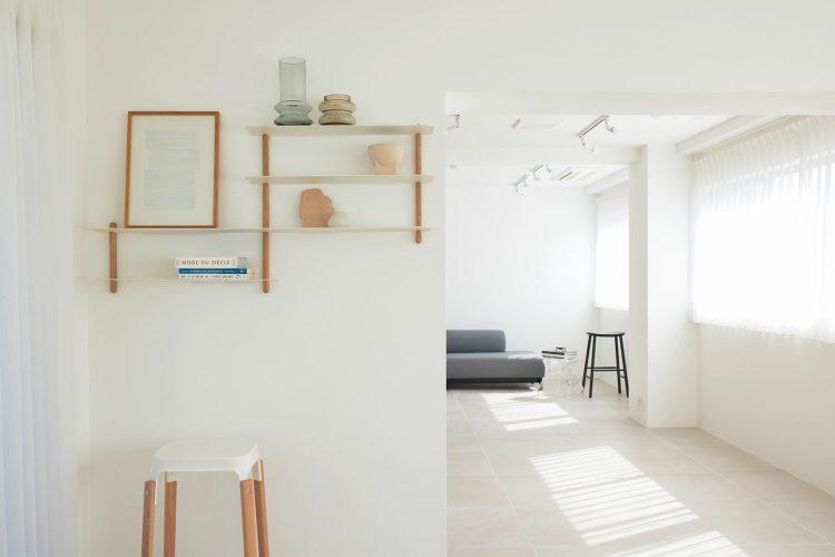 北欧×韓国テイストの壁棚