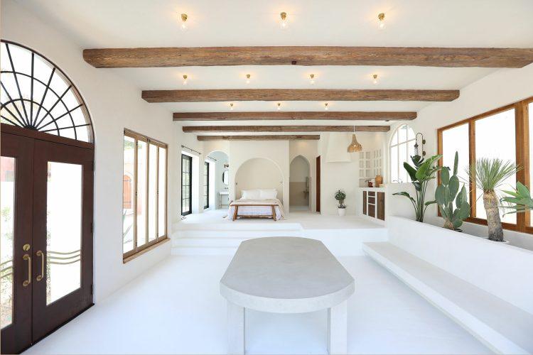 ホワイトを基調とした室内