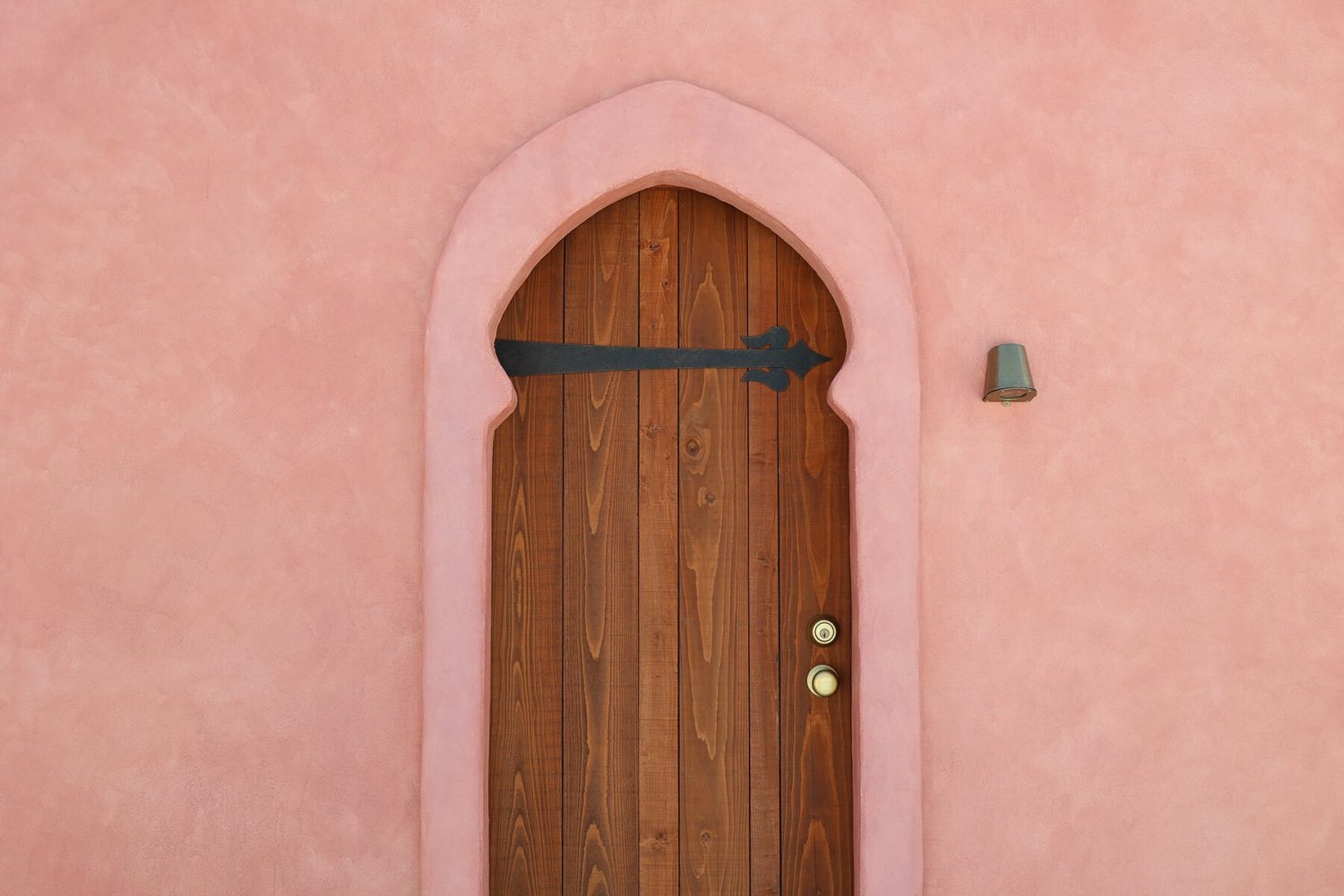 離れの特徴的な扉