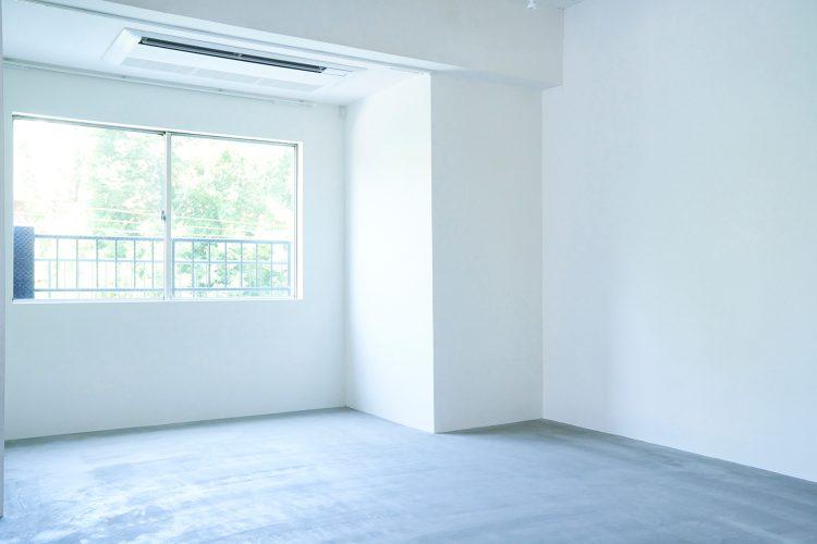 西側の窓(メイクスペース)