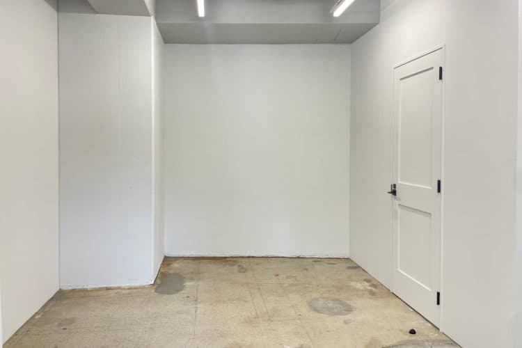 Room.03
