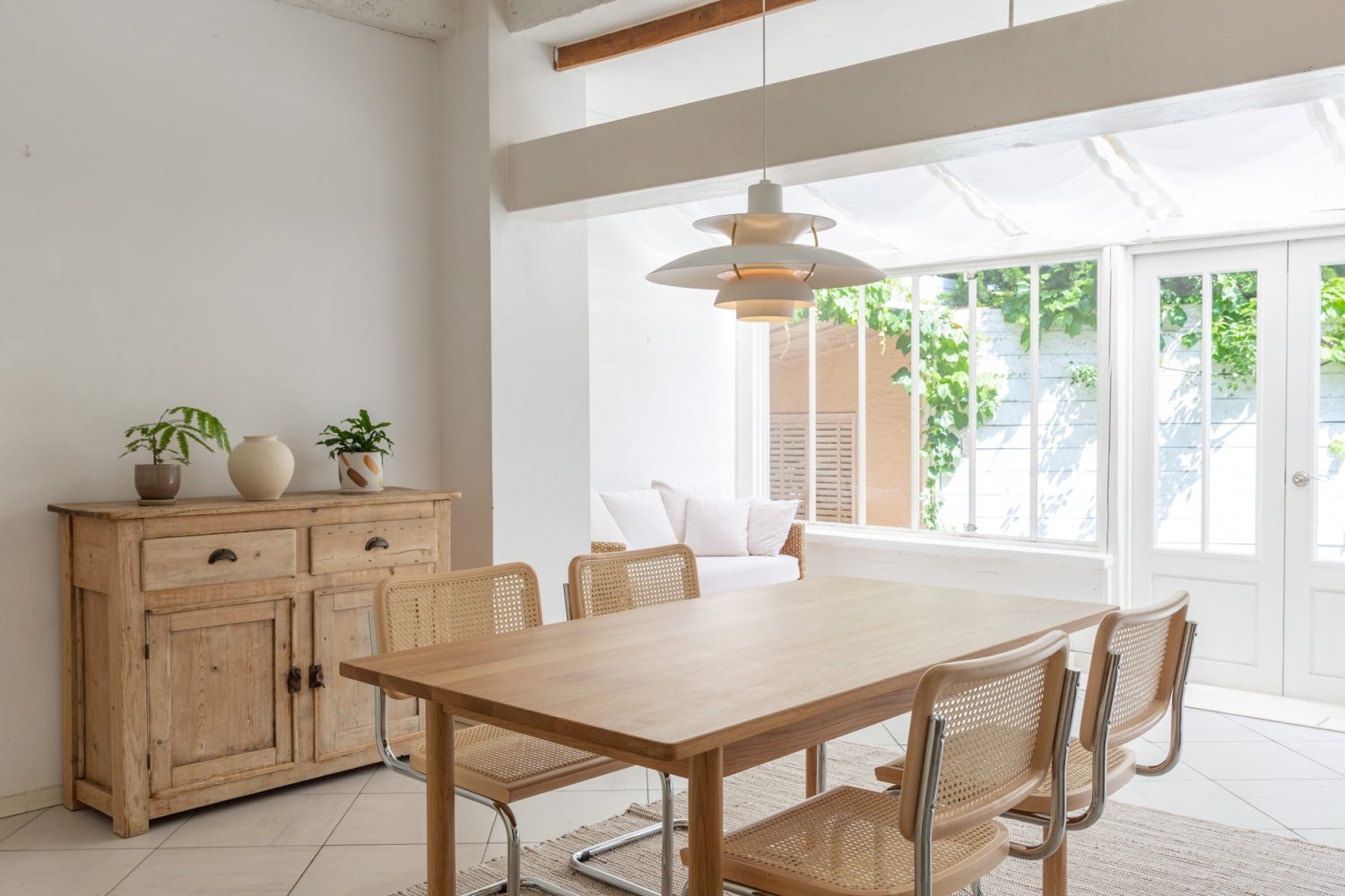 心地がよいダイニングルーム