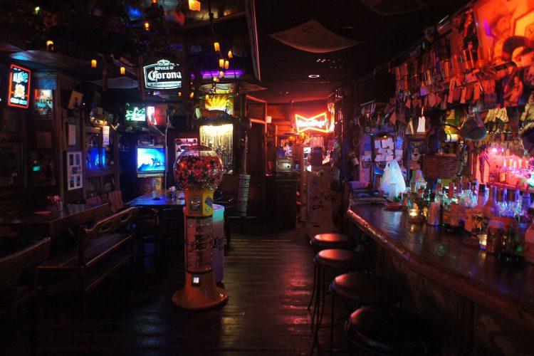 奥側から入口側 全体図