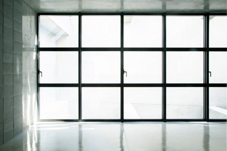 モルタル床で土足利用可能