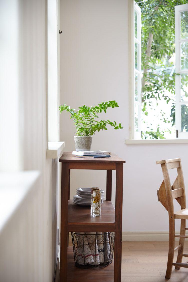 シェルフは背景のアクセントにも