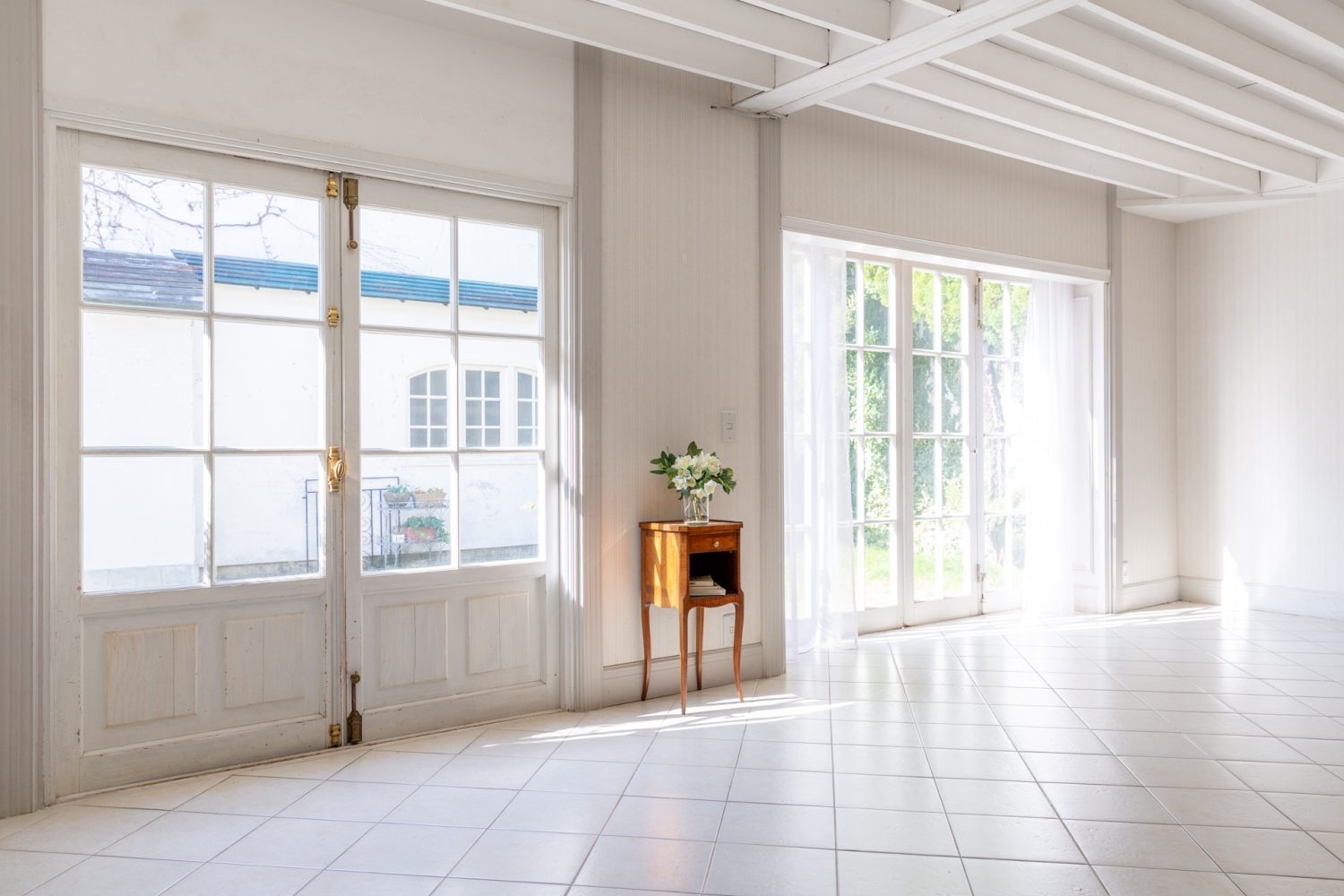 タイルの床がホテルのようにも