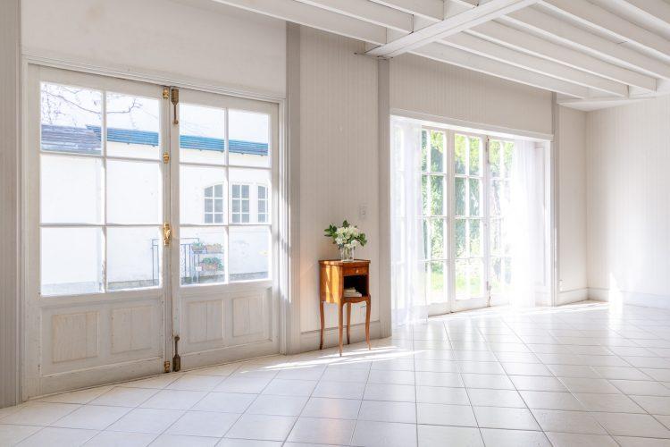 タイルの床がホテルのようにも