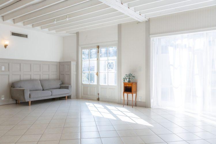 南面の開口から差し込む光