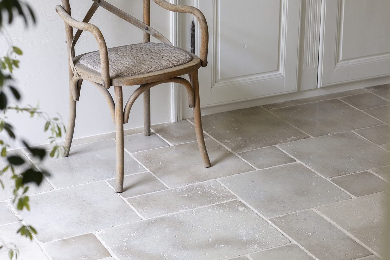 トラバーチンタイル床