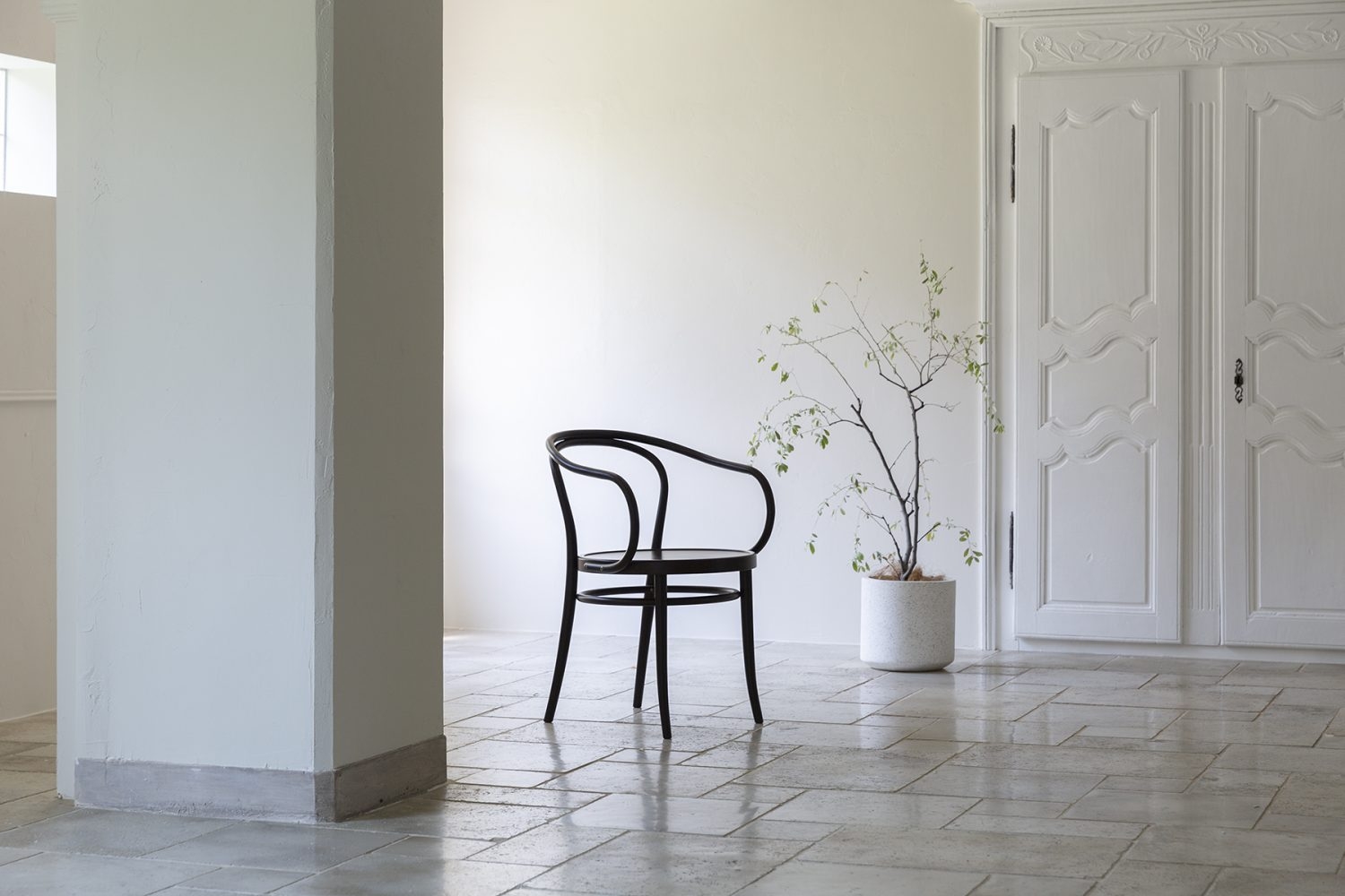 上品なアンティーク扉