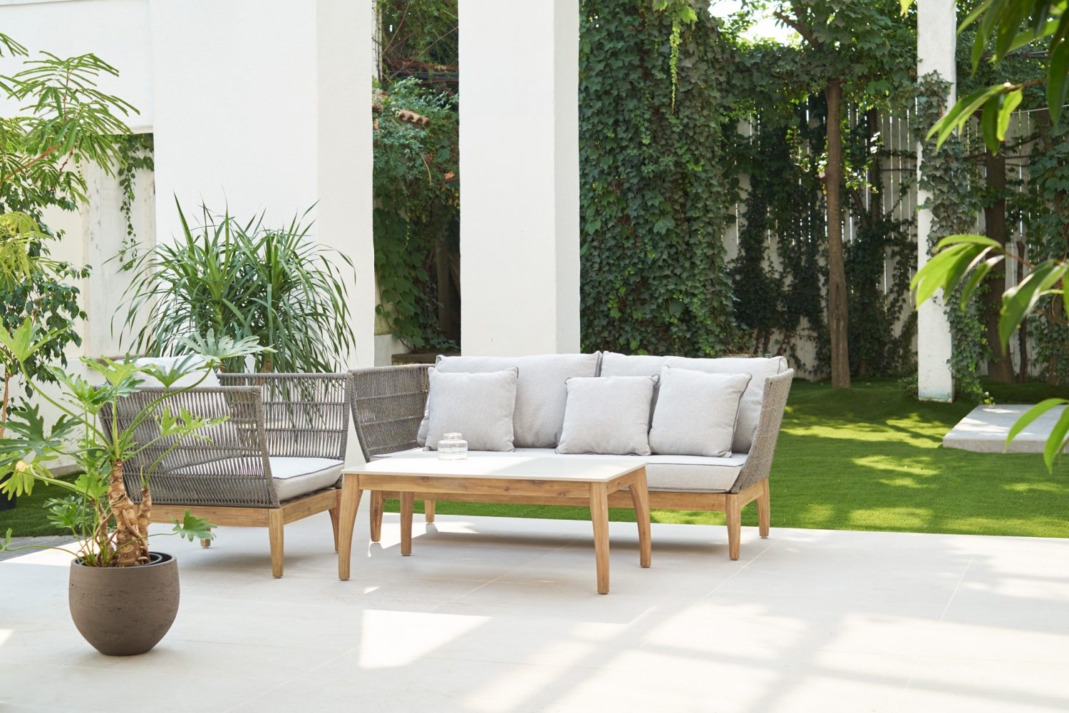 リゾート地を思わせるテラス