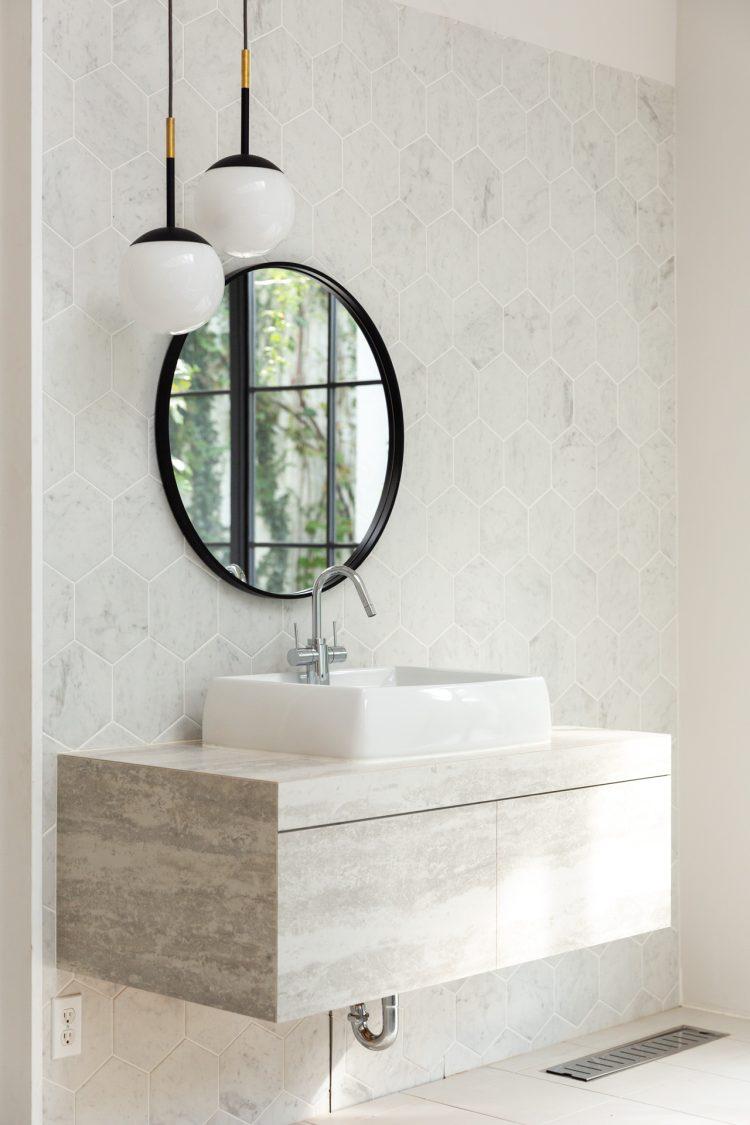 大理石調の洗面台