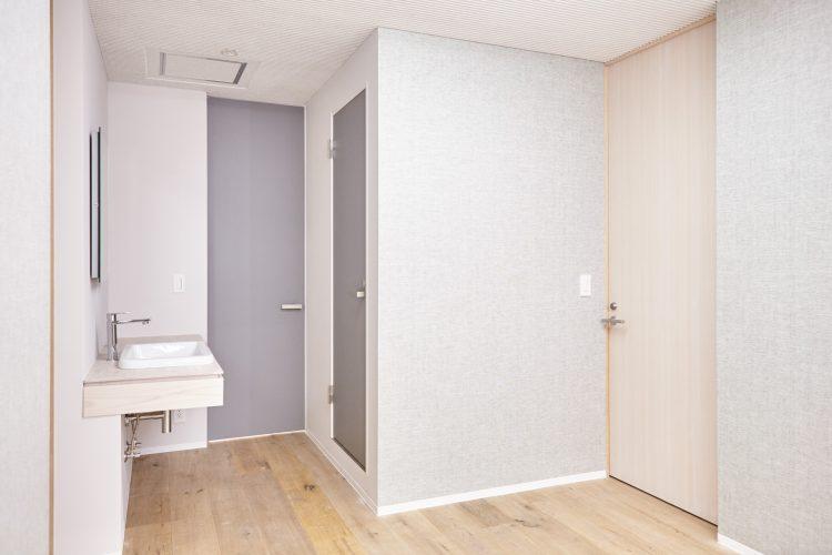 オプション:個室のメイクルーム(トイレ / 洗面)