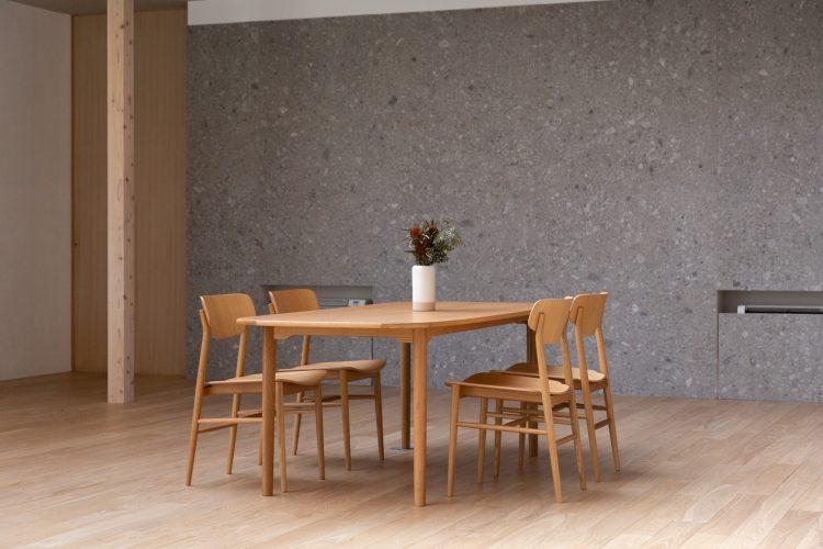 タイルの壁が印象的