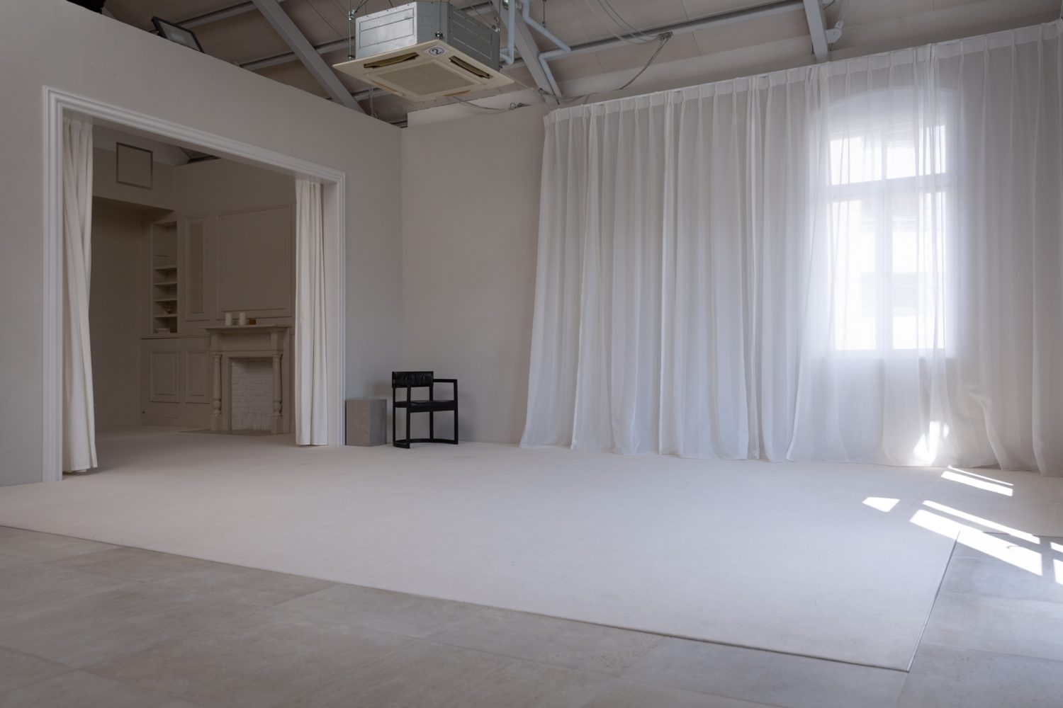 広さのあるカーペットスペース