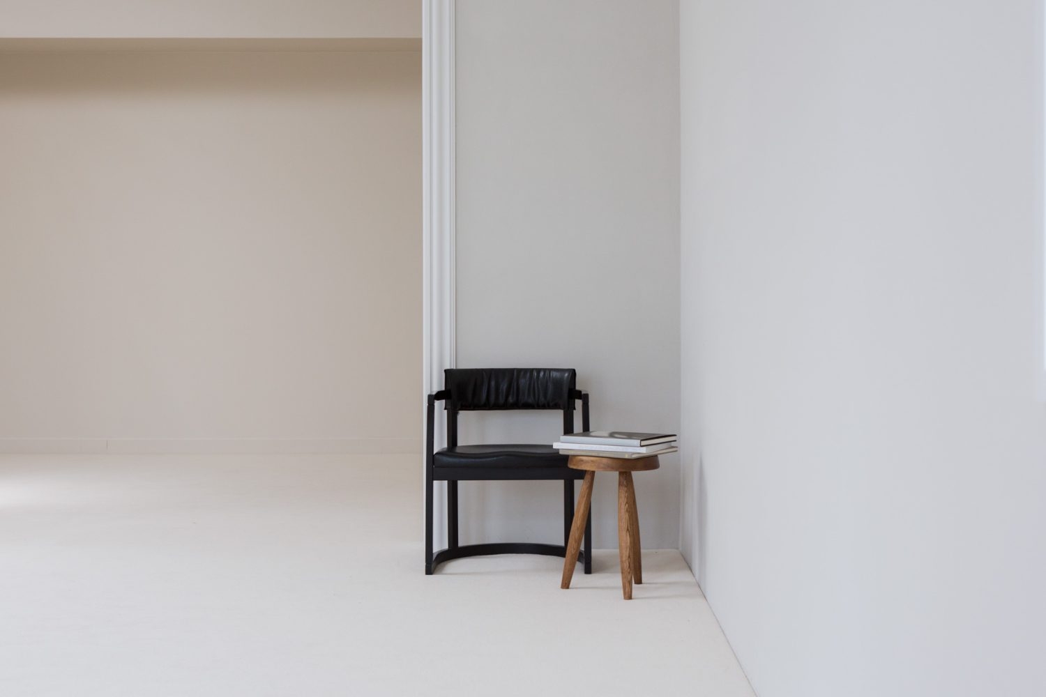 奥行きを感じる間仕切り