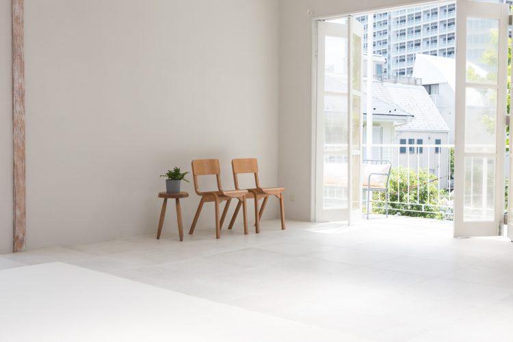 折れ戸を開けて開放的に