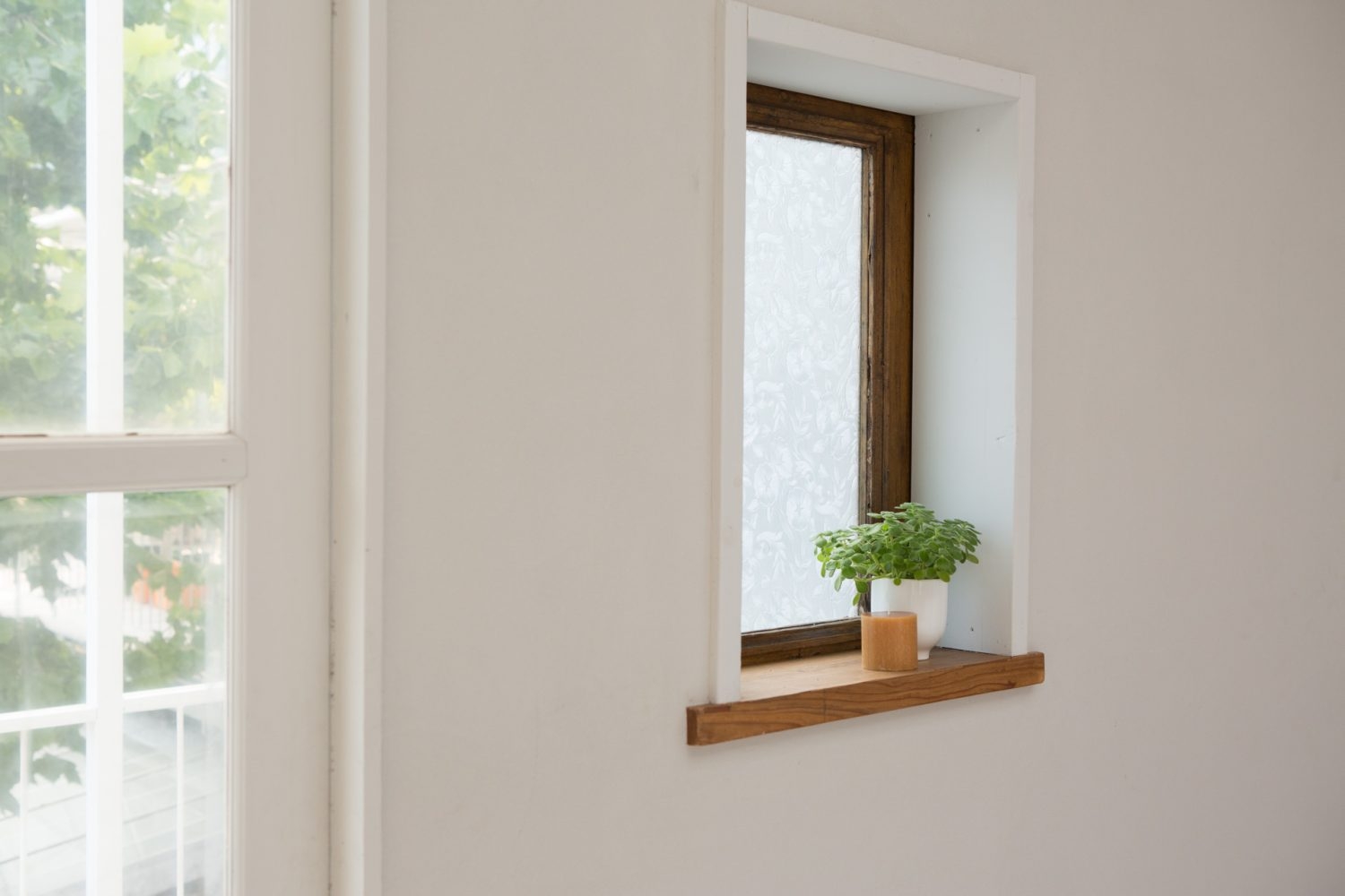 アンティークの小窓