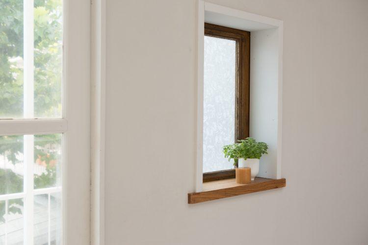 アンティークの小窓