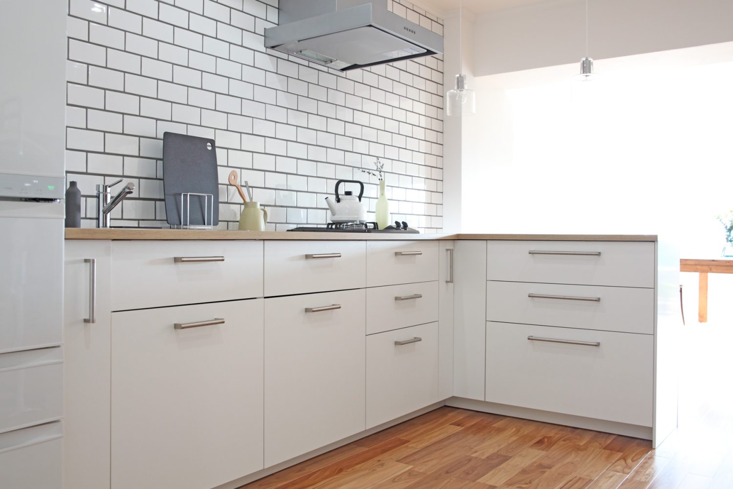 引き出しの中に調理器具や食器のご用意あり