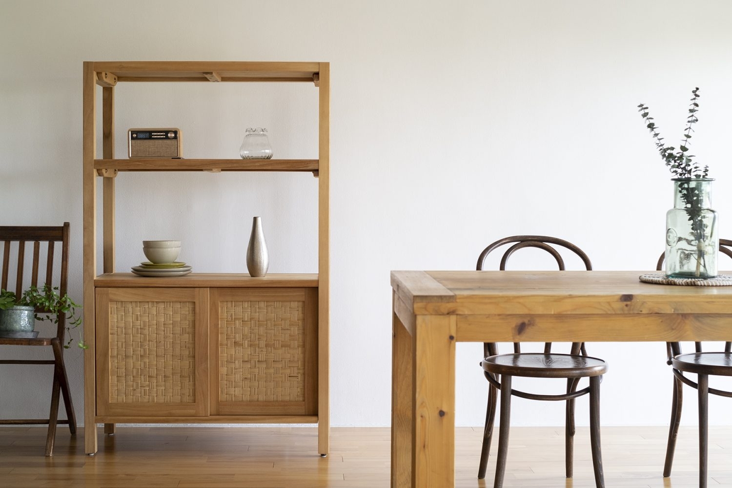 ナチュラルな家具で統一