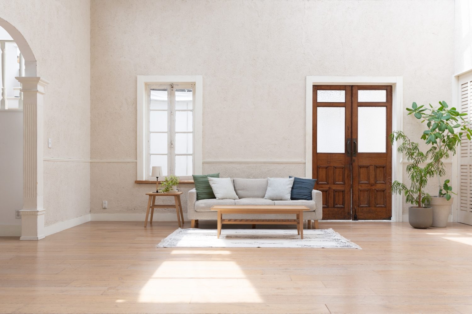 広々としたリビングルーム