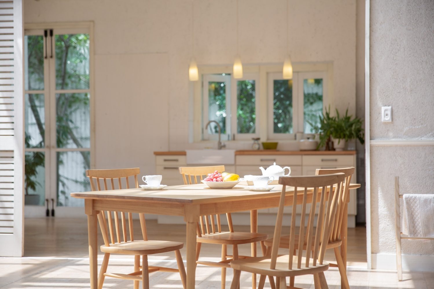 リビング越しのキッチン