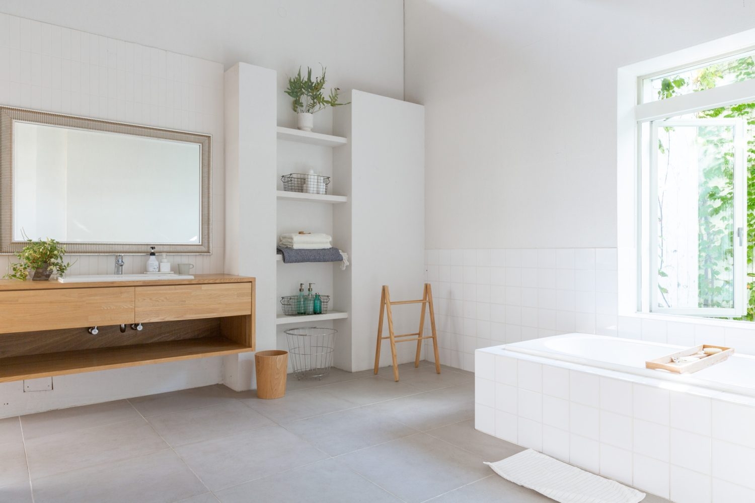 シンプルで使い勝手のよいバスルーム