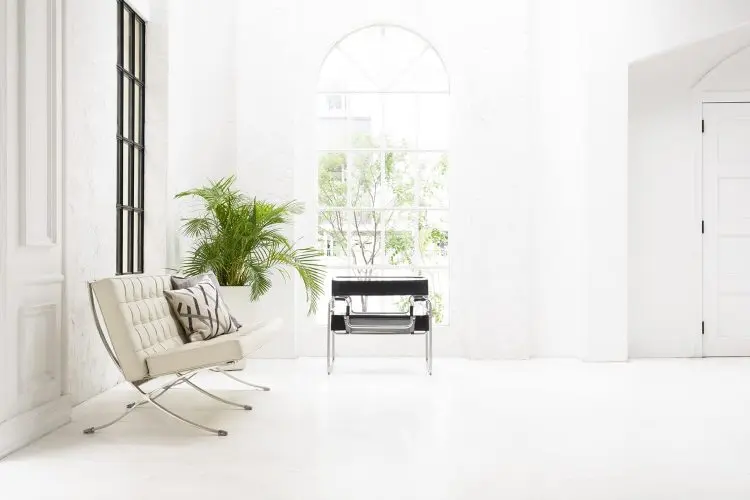 ピュアな白光の空間