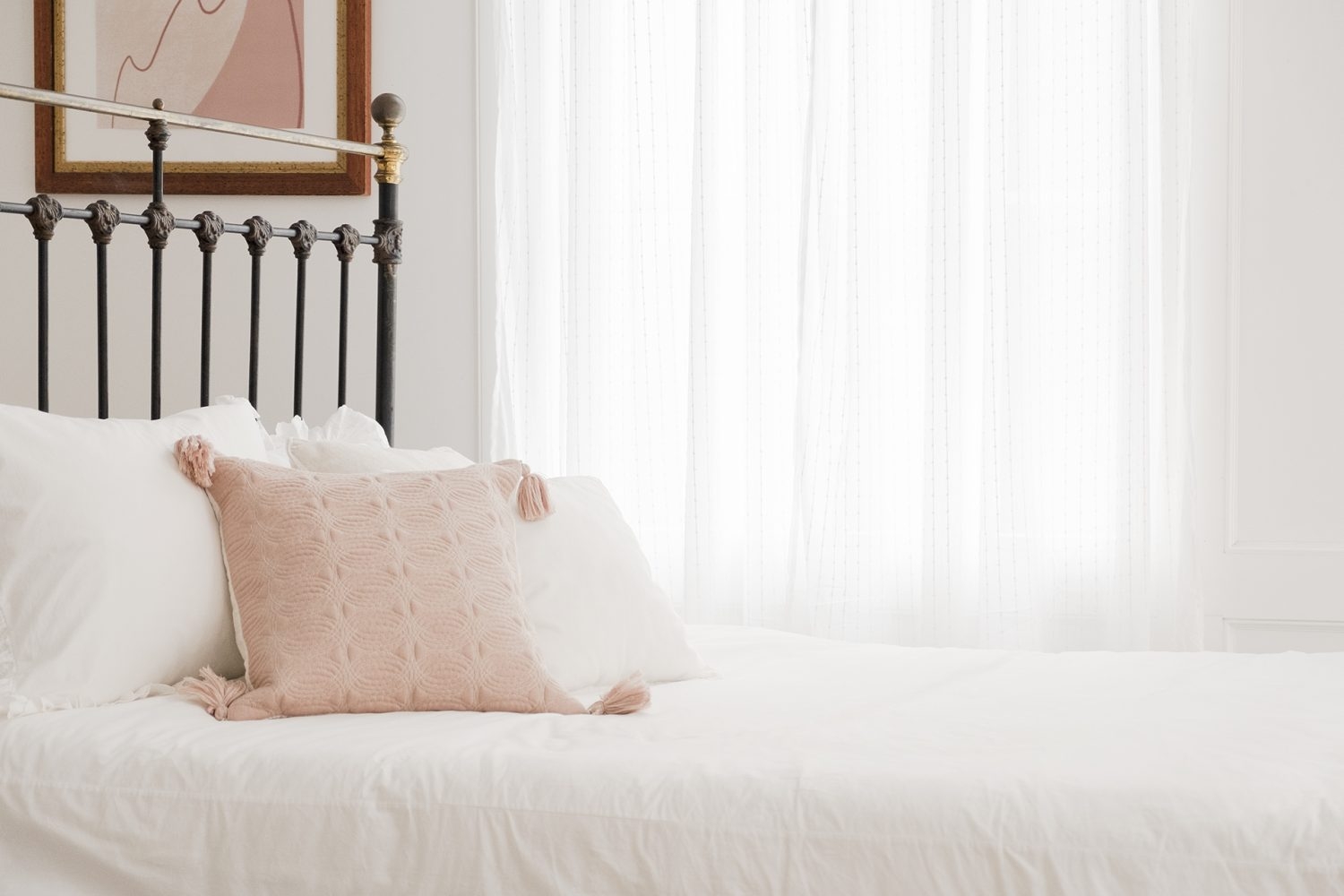 東に面した窓からやわらかい光