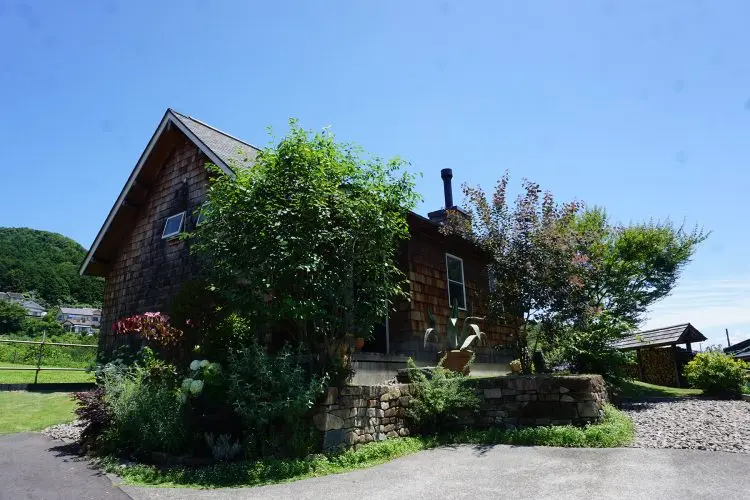 可愛らしい小さな一軒家