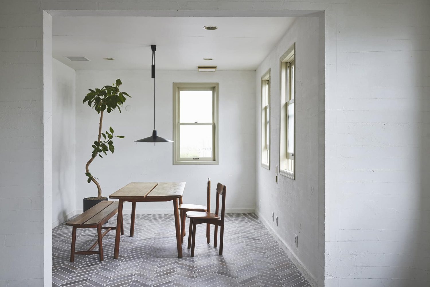 個室のようにも切り取れるダイニングキッチン