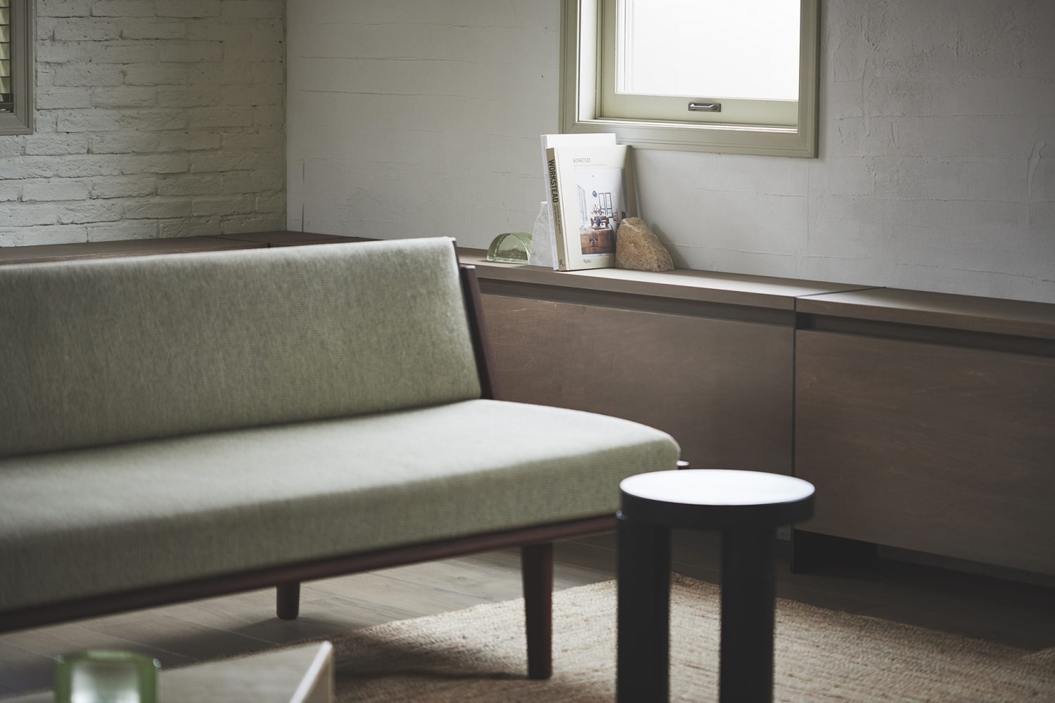 棚上は、プロップ使いでインテリアの物撮りも