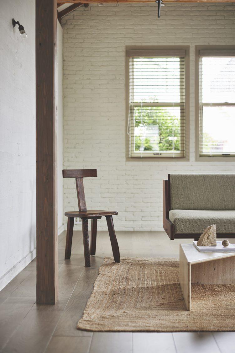 柱を使って奥行き感も