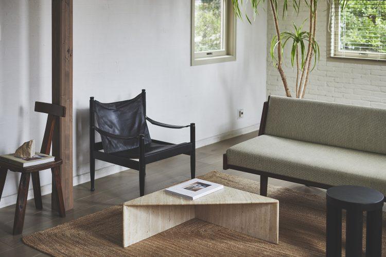 デザイナー家具の揃う落ち着いた空間