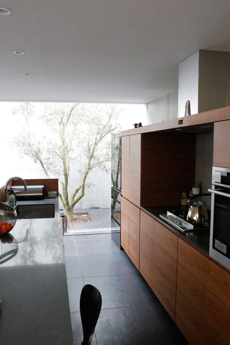 テラス抜けのキッチン