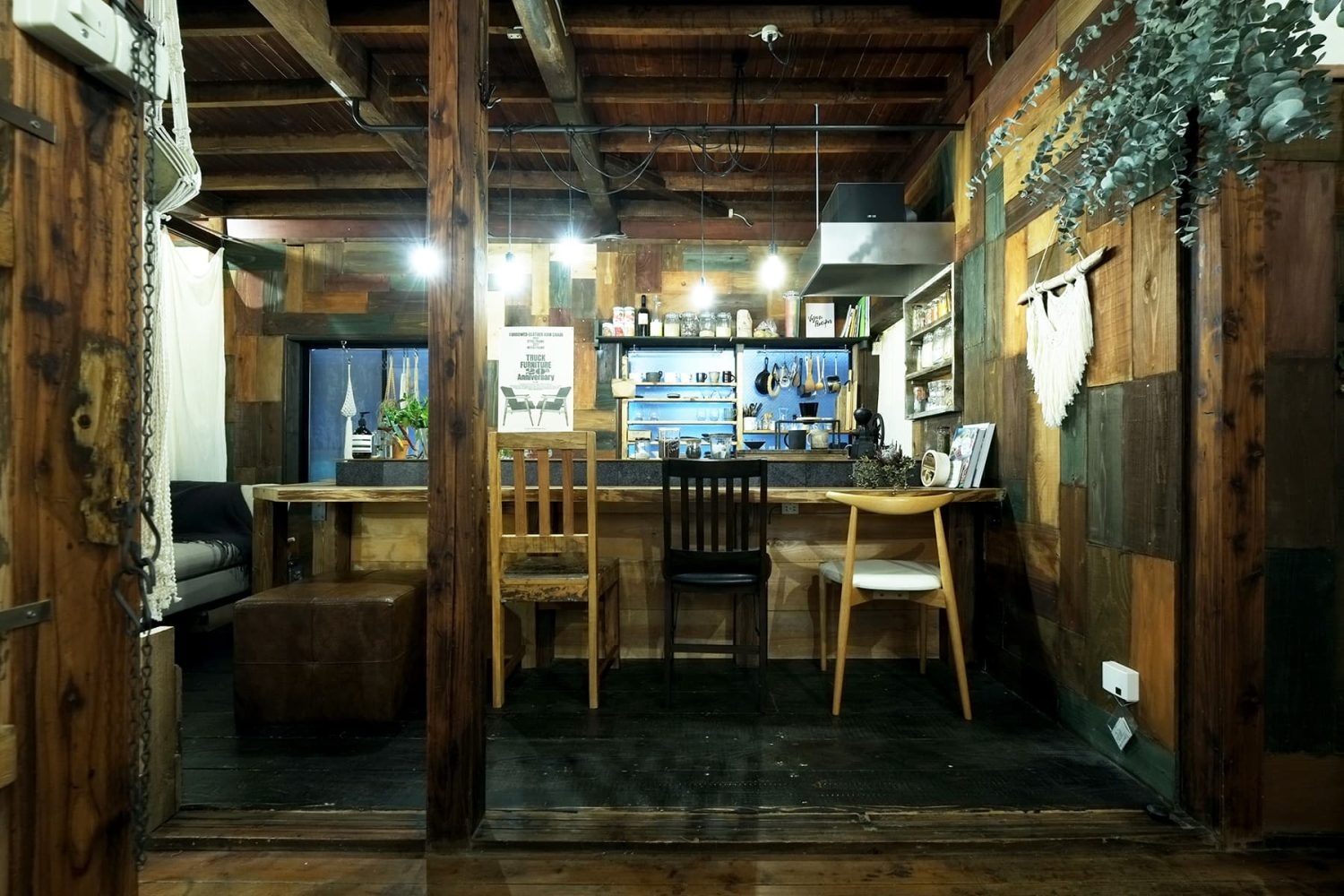 1F 喫茶店のようにも