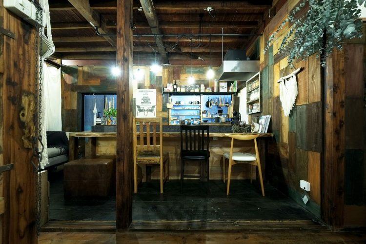1F 喫茶店のようにも