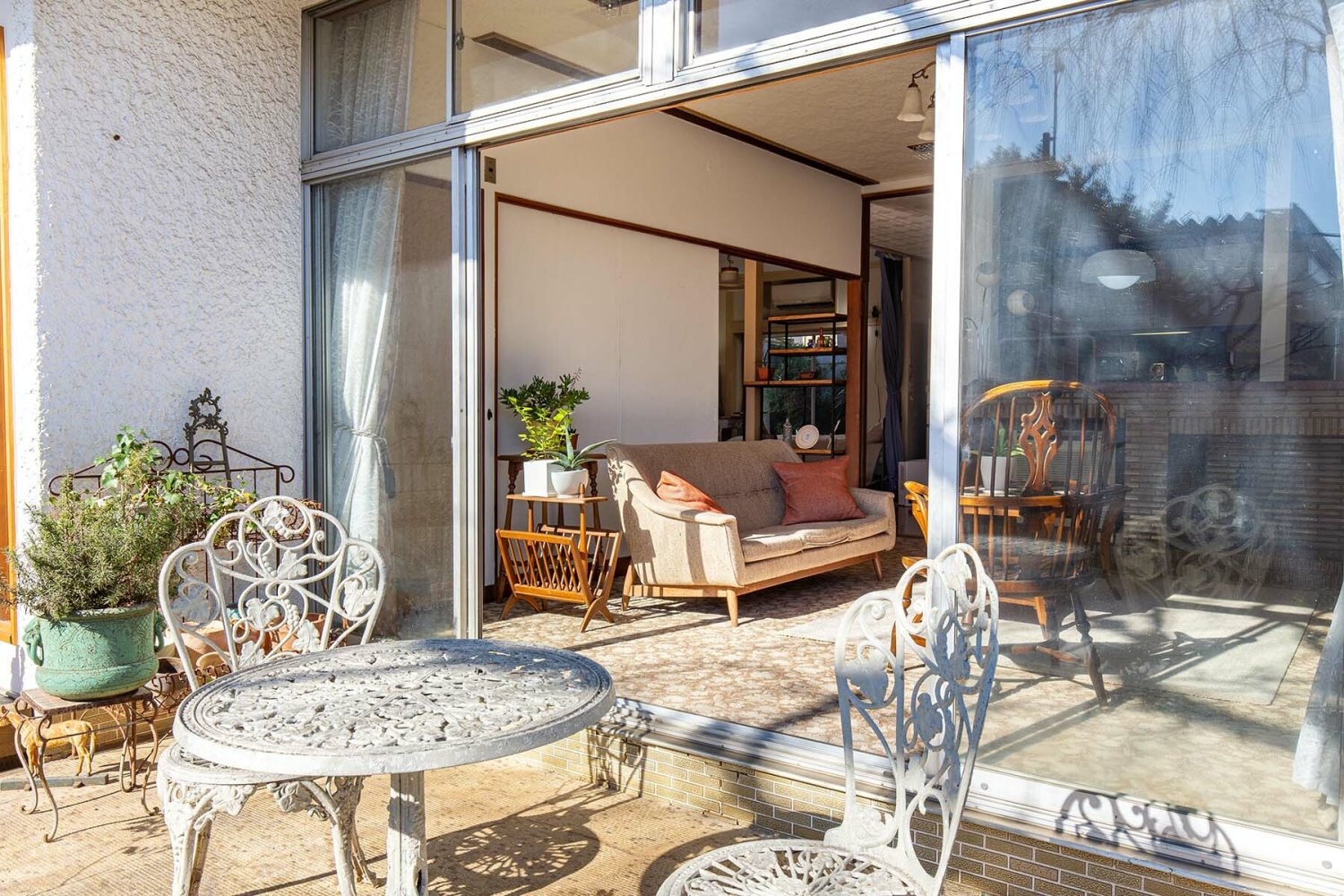 庭からのリビング