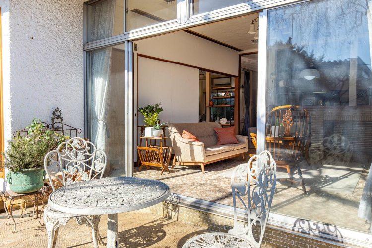 庭からのリビング