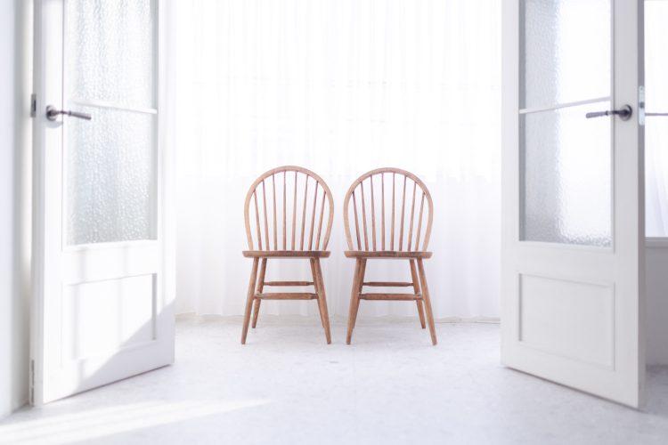 かわいい両開きのドア