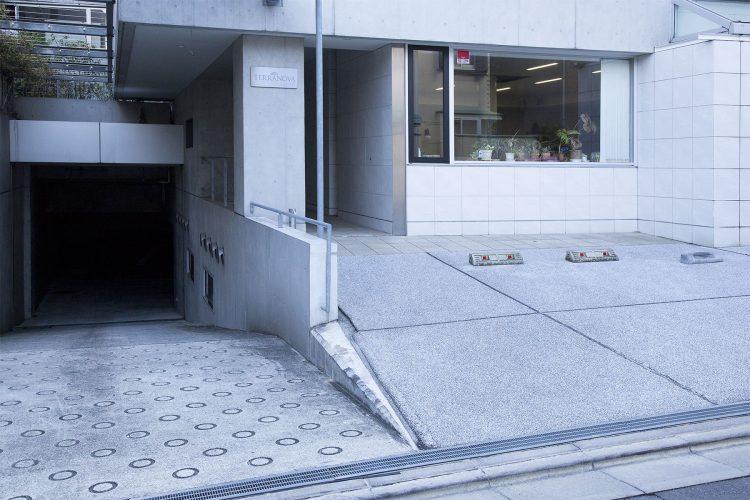 スタジオ専用駐車場 / 最大2台まで