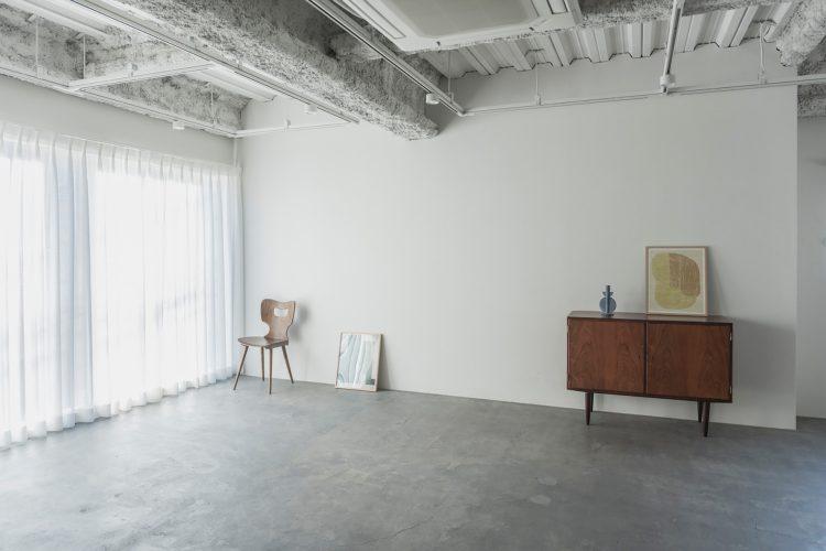 モルタル床の空間