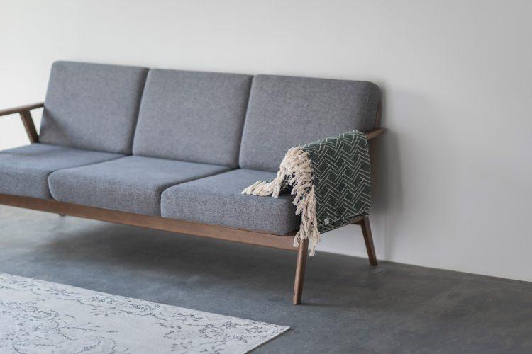 ソファでの撮影も